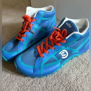 Men’s tennis shoes